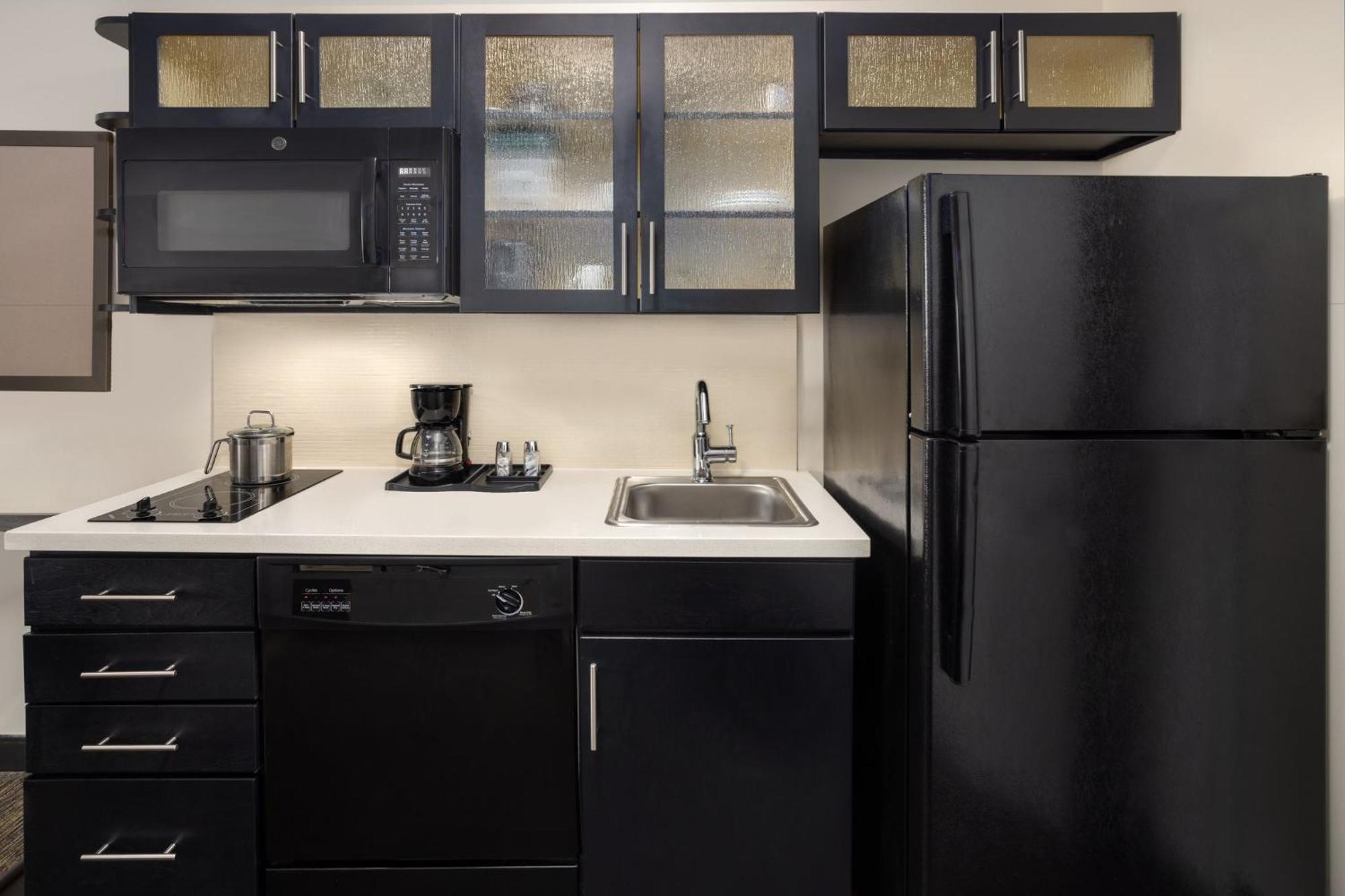Candlewood Suites Philadelphia - Airport Area By Ihg Chester Dış mekan fotoğraf