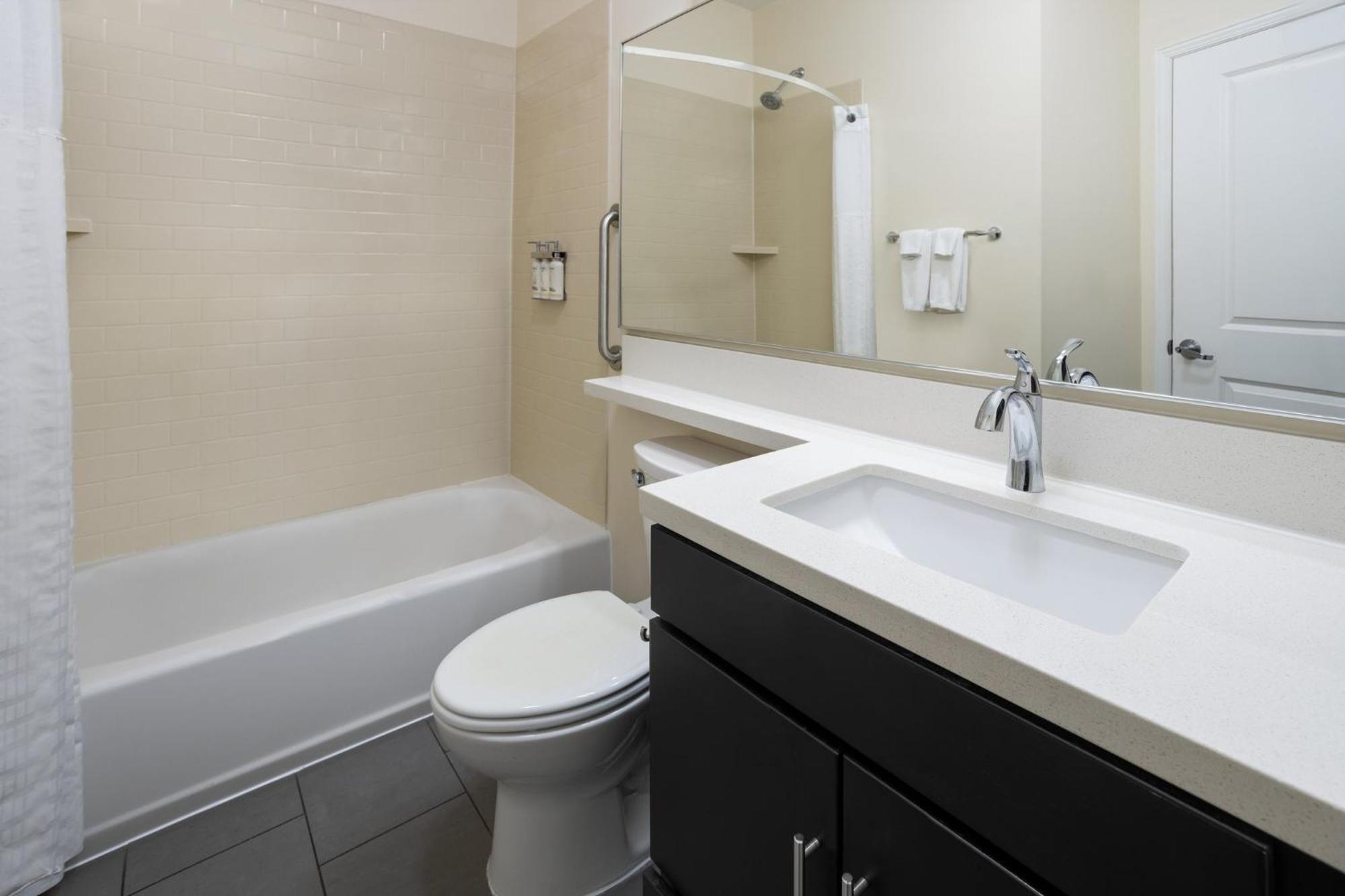 Candlewood Suites Philadelphia - Airport Area By Ihg Chester Dış mekan fotoğraf